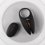 svakom winni 2 anillo vibrador de pene con doble estimulación y funcionamiento con app
